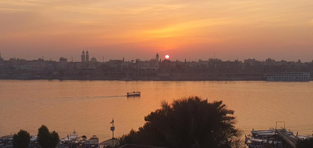 Appartement Nile Sunrise Flats à Louxor Extérieur photo